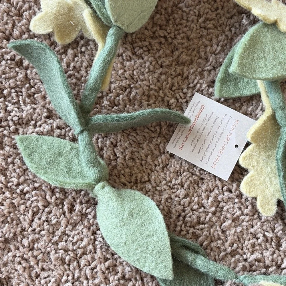 Global Goods Partners Fair Trade Felt Greenery Leaves Pinecone Holiday Garland